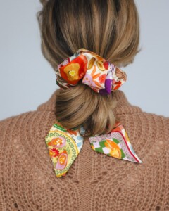 gumka scrunchie z szarfa frykasy spadiora 2