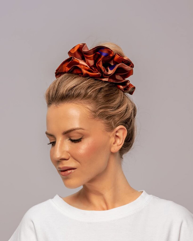 jedwabna gumka scrunchie ornamilo zywioly spadiora 4