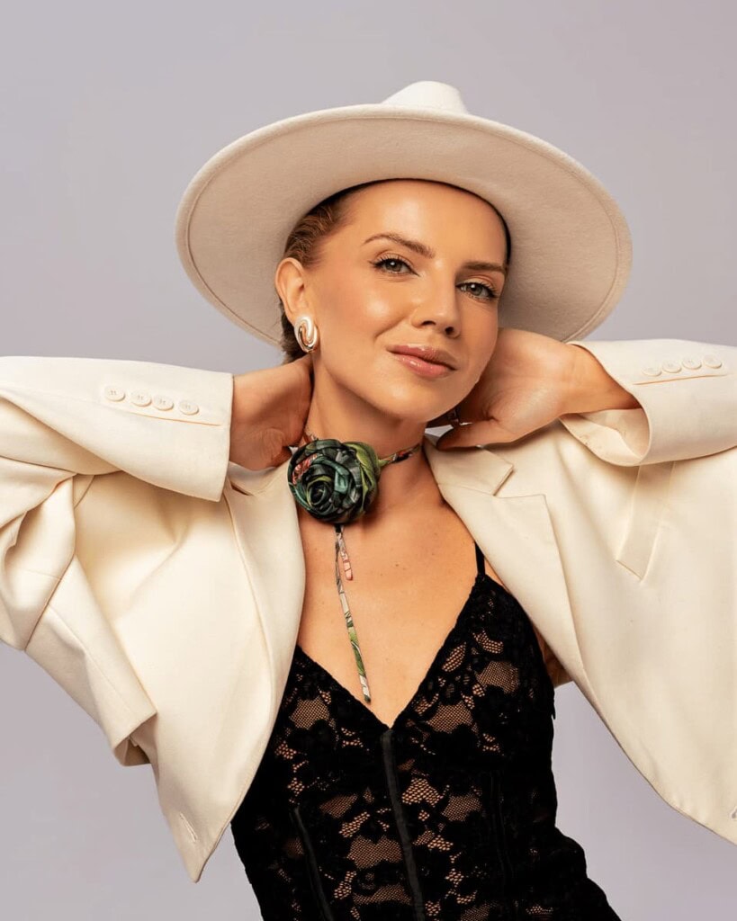 jedwabna roza pomander zielona spadiora 10