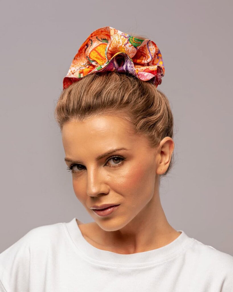 jedwabna gumka scrunchie ornamilo zuki spadiora 2