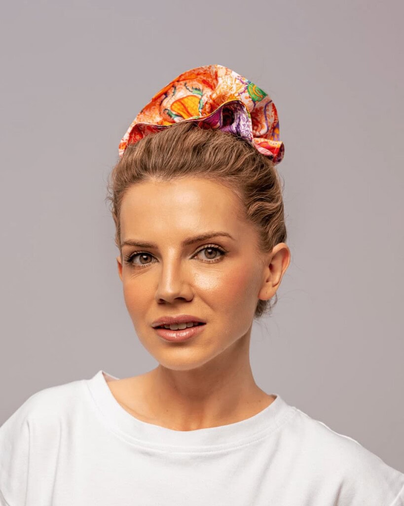 jedwabna gumka scrunchie ornamilo zuki spadiora 1