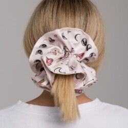 jedwabna gumka scrunchie ornamilo kwiaty zodiaku spadiora
