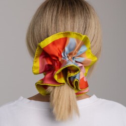 jedwabna gumka scrunchie ornamilo self love first spadiora