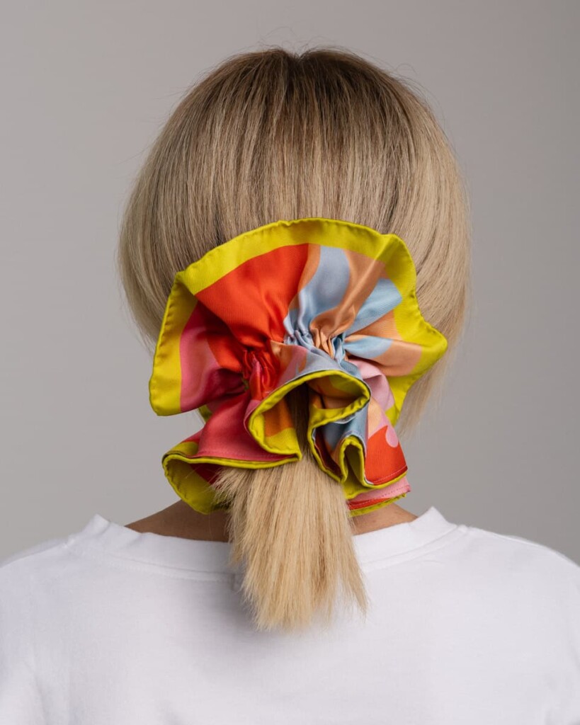 jedwabna gumka scrunchie ornamilo self love first spadiora