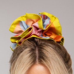 jedwabna gumka scrunchie ornamilo self love first spadiora 3