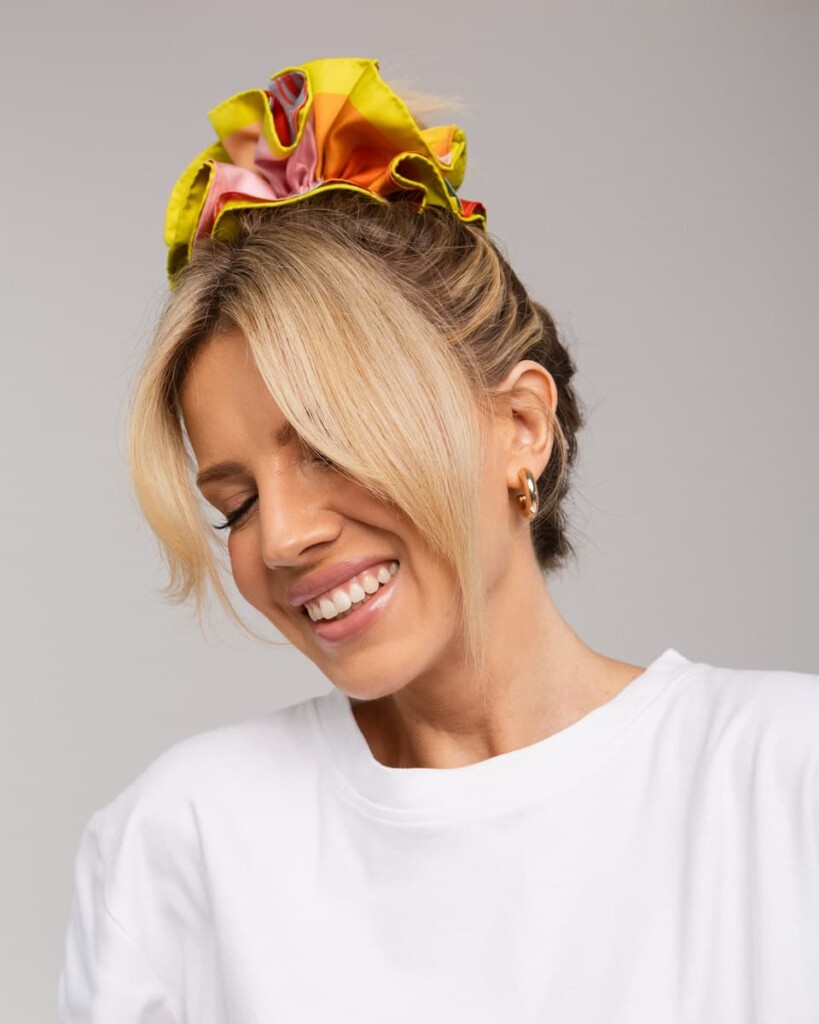 jedwabna gumka scrunchie ornamilo self love first spadiora 4