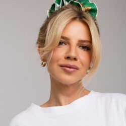 jedwabna gumka scrunchie ornamilo karuzela butelkowa zielen spadiora 3