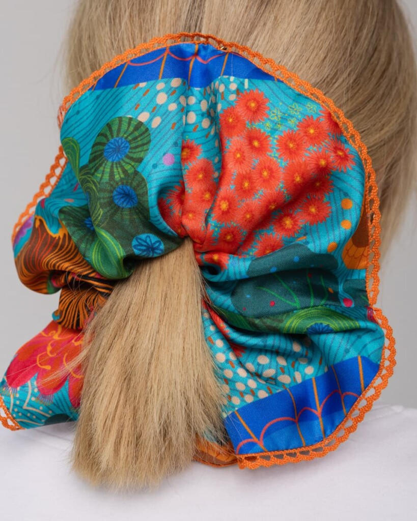 jedwabna gumka scrunchie z koronka akvo kwiaty podwodne spadiora 1