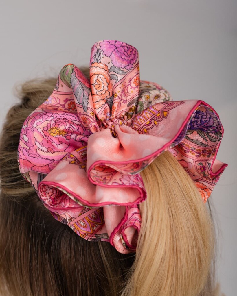jedwabna gumka scrunchie ornamilo rantuch spadiora 1